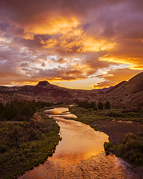 Sunrise over the Wild and Scenic John Day River at Priest Hole access in eastern Oregon.