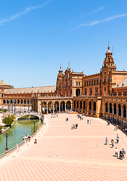 Plaza de Espana (Spain Square) in Parque de Maria Luisa (Maria Luisa Park), Seville, Andalusia, Spain, Europe