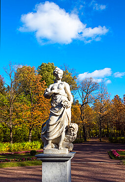 Statue of Peace (Pax) in Pavlovsk Park, Pavlovsk, near St. Petersburg, Russia, Europe