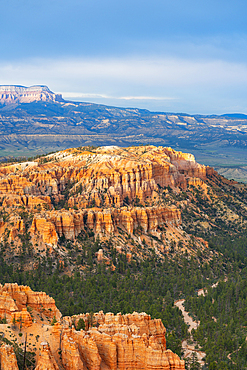 Bryce Canyon amphitheater at sunset, Inspiration Point, Bryce Canyon National Park, Utah, United States of America, North America