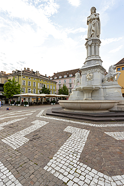 Piazza Walther, Bolzano (Bozen), Bozen district, Sudtirol (South Tyrol), Italy, Europe