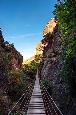 Pedestrian suspension bridge leading through the gorge of Los Cahorros Monachil, Monachil, Sierra Nevada, Granada, Andalusia, Spain, Europe