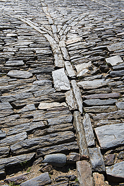 Cobbled street in the perched village Monsaraz, Municipality of Reguengos de Monsaraz, Alentejo region, Portugal, southwertern Europe
