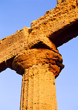 Detail of a pillar of the Temple of Juno in the Valley of the Temples at Agrigento on the island of Sicily, Italy *** Local Caption ***