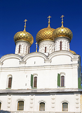 The Trinity Cathedral with its golden domes in the Ipatiev Monastery at Kostroma, the Golden Ring, Russia, Europe