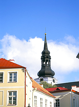 The Toomkirik and old buildings in Toompea area, Tallinn, Estonia, Baltic States, Europe