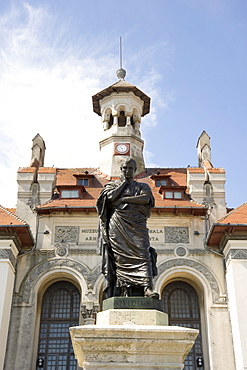 Piata Ovidiu, the central square of the old quarter with a statue of the exiled poet, Ovid in front of the Archaeological and Historical Museum, Constanta, Romania, Europe