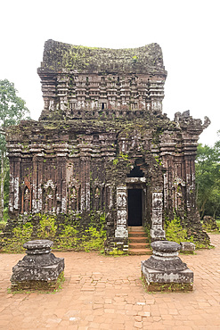 Carved reliefs on the 10th century Cham tower (B5) at the My Son Sanctuary, UNESCO World Heritage Site, Quan Nam Province, Vietnam, Indochina, Southeast Asia, Asia