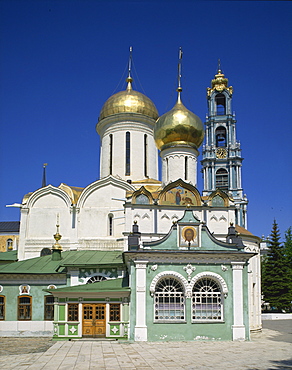 Trinity Cathedral and bell tower, Trinity Monastery of St. Sergius, Zagorsk, Russia, Europe