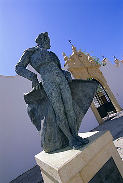 Matador statue outside the bull ring, Ronda, Andalucia (Andalusia), Spain, Europe