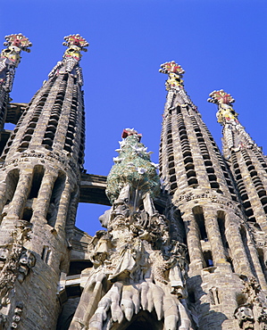 Gaudi church architecture, La Sagrada Familia, Barcelona, Catalunya (Catalonia) (Cataluna), Spain, Europe