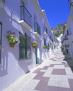 Street in the white hill village of Mijas, Costa del Sol, Andalucia (Andalusia), Spain, Europe