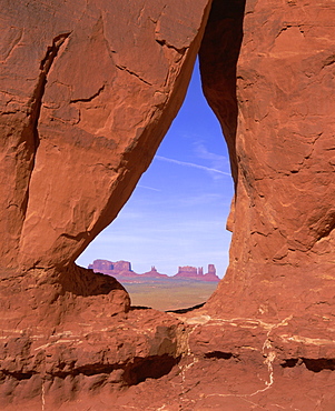 Teardrop Arch, Monument Valley Navajo Tribal Park, Arizona, USA, North America