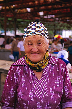 Portrait of a market trader, Samarkand, Uzbekistan, CIS, Central Asia, Asia