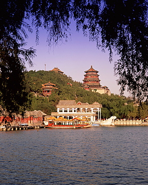 Kunming Hu Lake, Summer Palace Park, Summer Palace, Beijing, China, Asia