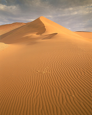 Sand dune formations, Sossusvlei, Namib-Naukluft Park, Namibia, Africa