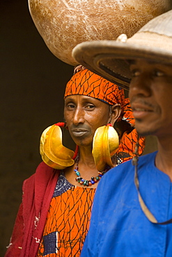 Portrait of a Fulani woman wearing traditional gold earrings, Mopti, Mali, West Africa, Africa