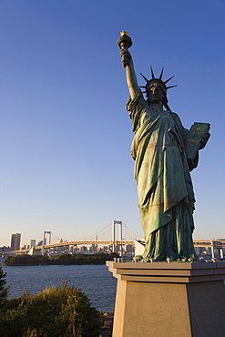 Replica Statue of Liberty, Tokyo Tower, Rainbow Bridge, Tokyo Bay, Tokyo, Japan, Asia