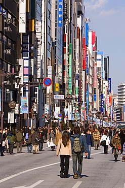 Chuo-dori, Tokyo's most exclusive shopping street, Ginza, Tokyo, Honshu, Japan, Asia