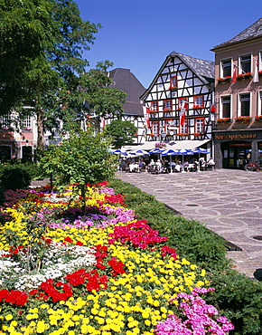 Cafes in town centre, Ahrweiler town, Ahr Valley, Rhineland Palatinate, Germany, Europe