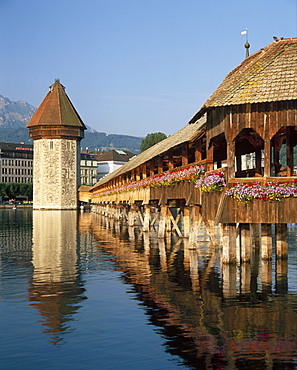 (Covered Wooden Bridge) Over the River Reuss, Kapellbrucke, Lucerne (Luzern), Switzerland *** Local Caption ***