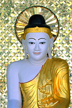 Buddha image, Shwedagon Paya (Shwe Dagon Pagoda), Yangon (Rangoon), Myanmar (Burma)