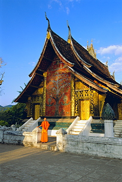 Classic Lao Temple architecture, Wat Xieng Thong, Luang Prabang, Laos