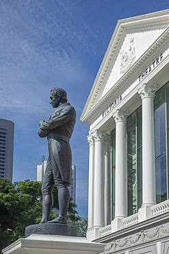 Statue of Sir Stamford Raffles and Victoria Theatre, Singapore, Southeast Asia, Asia