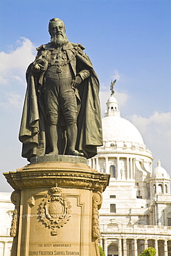 Statue of George Robinson, Viceroy and Governor General of India 1880-1884, Victoria Memorial, Chowringhee, Kolkata (Calcutta), West Bengal, India, Asia