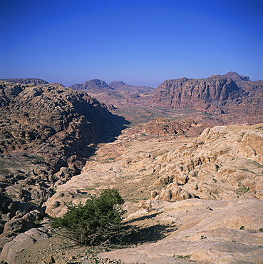 The Umm al-Biyara Massif, 300m high, with 7th century BC Edomite settlement on summit, viewed from Beidha, Petra, Jordan, Middle East