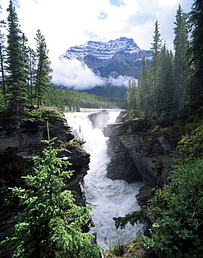 Athabasca Falls and Mount Kerkeslin, Jasper National Park, UNESCO World Heritage Site, Rocky Mountains, Alberta, Canada, North America