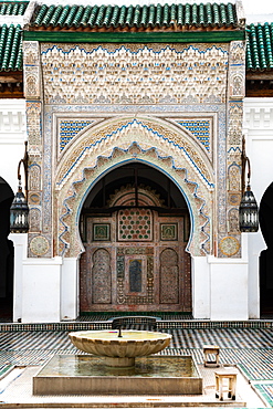 Monumental carved doorway and ablutions basin, Karaouiyine Mosque, Fez Medina, UNESCO World Heritage Site, Morocco, North Africa, Africa