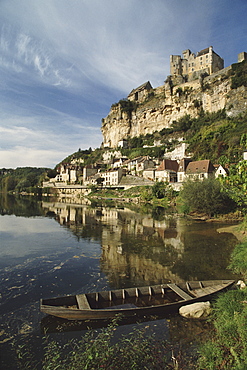 France, Aquitaine, Beynac, empty canoe on Dordogne River