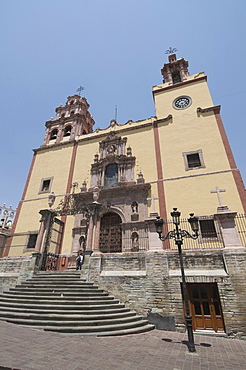 The 17th century Basilica de Nuestra Senora de Guanajuato in Guanajuato, a UNESCO World Heritage Site, Guanajuato State, Mexico, North America