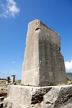 The Inscribed Pillar at the Lycian site of Xanthos, UNESCO World Heritage Site, Antalya Province, Anatolia, Turkey, Asia Minor, Eurasia