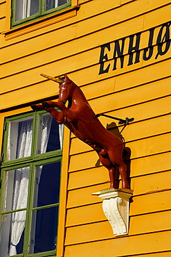 Traditional wooden Hanseatic merchants buildings of the Bryggen, UNESCO World Heritage Site, Bergen, Norway, Scandinavia, Europe