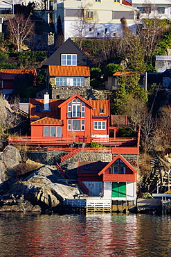 Fjord side cabins near Bergen, Hordaland, Norway, Scandinavia, Europe