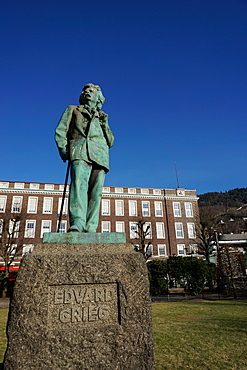 Statue of composer Edvard Grieg, Bergen, Hordaland, Norway, Scandinavia, Europe