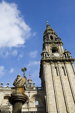 View of Santiago Cathedral from Plaza de Las Platerias, UNESCO World Heritage Site, Santiago de Compostela, Galicia, Spain, Europe