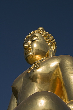 Huge golden Buddha on the banks of the Mekong River at Sop Ruak, Thailand, Southeast Asia, Asia