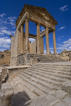 Capitolium (Temple to the three main gods), Roman ruin of Dougga, UNESCO World Heritage Site, Tunisia, North Africa, Africa