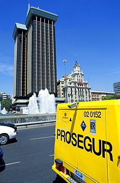 Spain, Madrid, The Traffic On Paseo De Recoleto & Plaza Colon