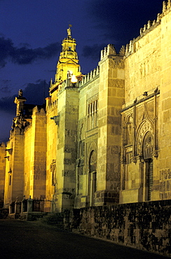 Spain, Andaloucia, Cordoba, The Mosque (Mezquita) Iwalls Illuminated At Night