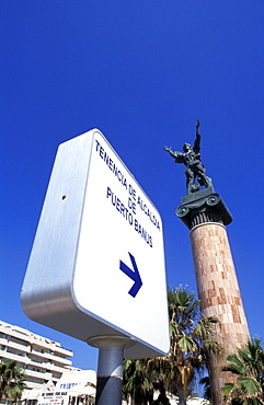 Spain, Andaloucia, Costa-Del-Sol, Marbella, Puerto Banus,  A The Harbour Entrance Russian Style Monument