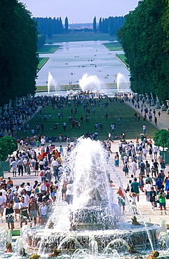 France, Paris, Versailles, The Castle And Gardens In Summer, Perspective On The Park During Water Works