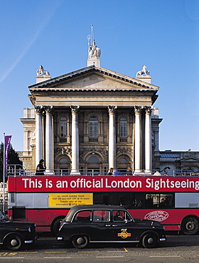 UK, London, Traffic At Tate Gallery