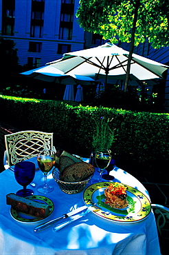 Ritz-Carlton Outdoor Restaurant, Table, San Francisco, Usa