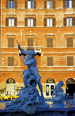 Italy, Rome, Piazza Navona, Neptune Fountain At Sunrise