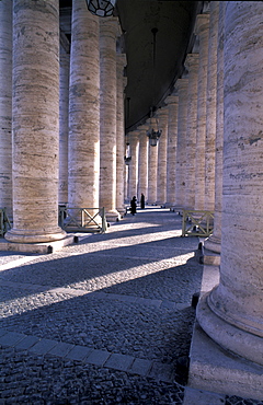 Italy, Rome, Vatican, St. Peterõs Square, Bernini Colonnade