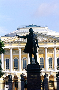 Russia, St-Petersburg, Michaelovsky Palace Built 1819-1925 By Architect Carlo Rossi, Now The Russian Museum, At Fore Statue Of Writer Pushkin